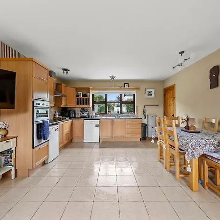 Large Spacious In Holiday home Killarney